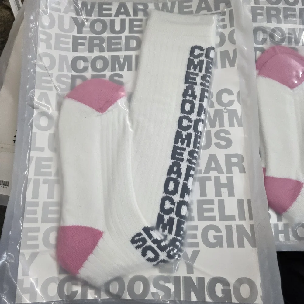NWT Comme des Garcons White Pink logo socks Sz L